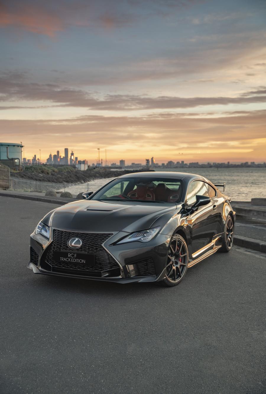  Lexus RC F Track Edition 2019 года  (AU) (фото 10 из 32)